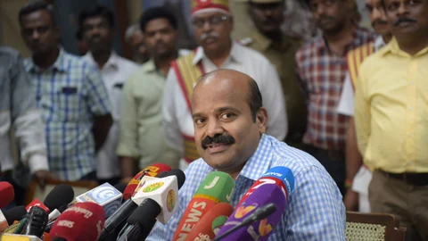 கலெக்டர் சண்முக சுந்தரம்