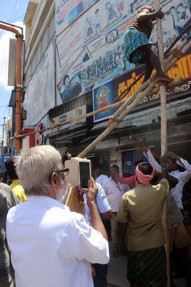 வீடியோ எடுக்கும் டிராஃபிக் ராமசாமி