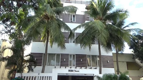 கொள்ளை நடந்த வீடு