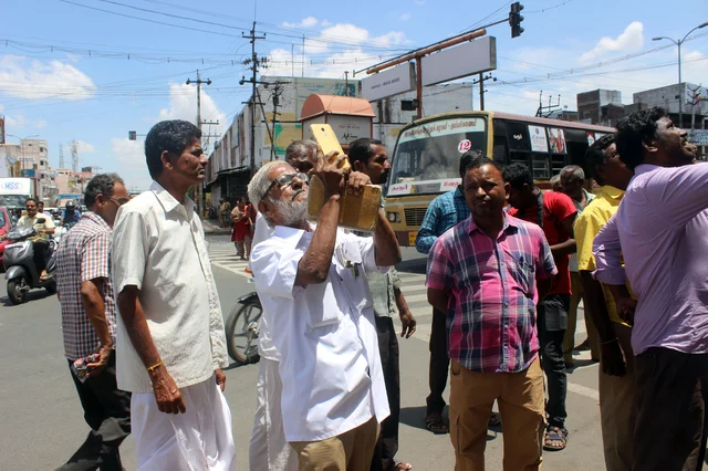 வீடியோ எடுக்கும் டிராஃபிக் ராமசாமி