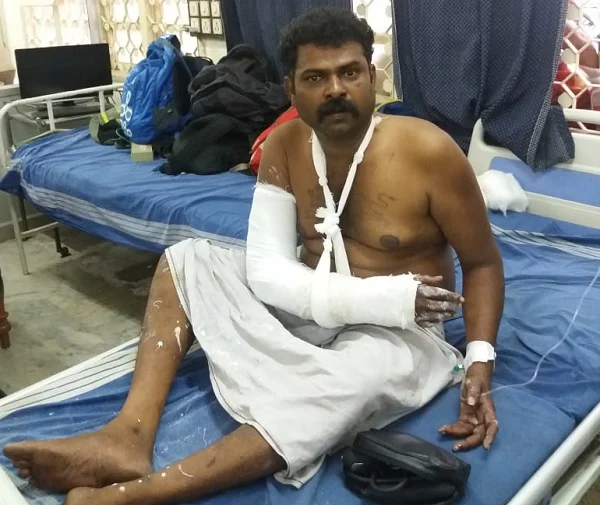 விசாரணைக்குச் சென்றவருக்கு மாவுக்கட்டுடன் சிகிச்சை
