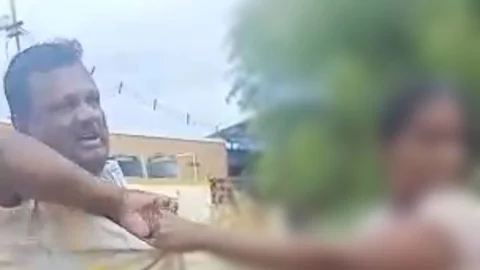 நடுரோட்டில் நடந்த தாக்குதல்