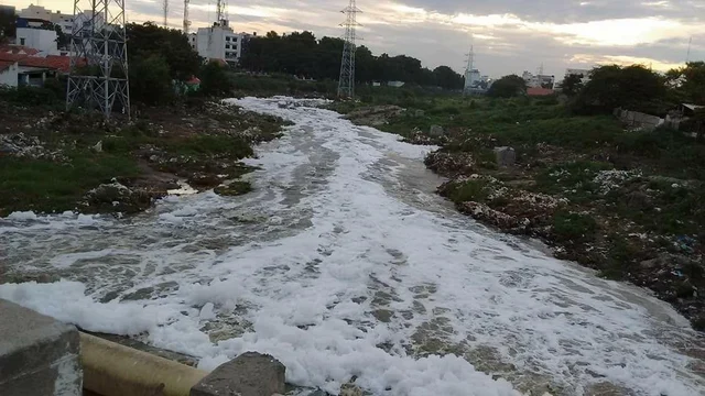 நுரை கலந்தோடிய நொய்யலாறு