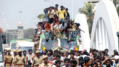ஜூவி ஸ்பெஷல் ஸ்டோரி