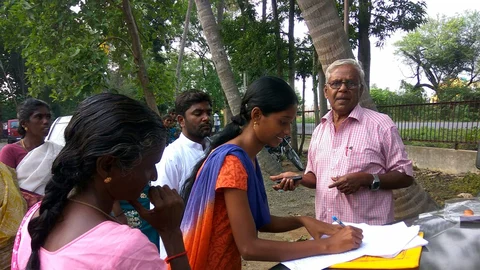 மாணவி ரோஜா