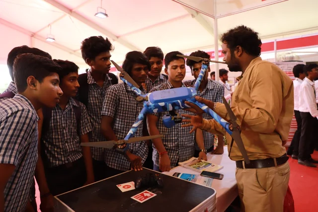 சென்னையில் பேரிடர் காலங்களில் பொதுமக்களைக் காப்பாற்றும் ஒத்திகை நிகழ்ச்சி மற்றும் கண்காட்சி!