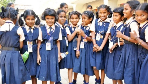 பள்ளி மாணவர்கள்