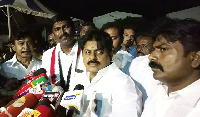 முன்னாள் அமைச்சர் மணிகண்டன்