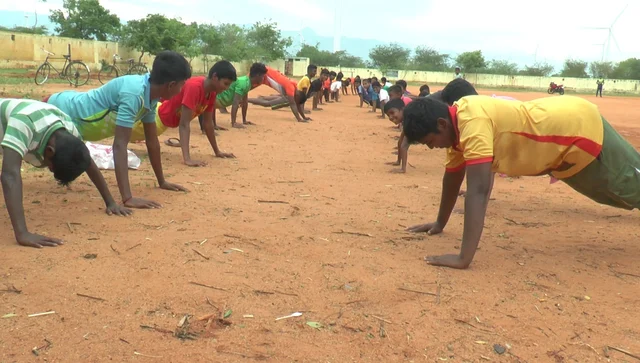 பயிற்சியில் தர்மாபுரி இளைஞர்கள்!
