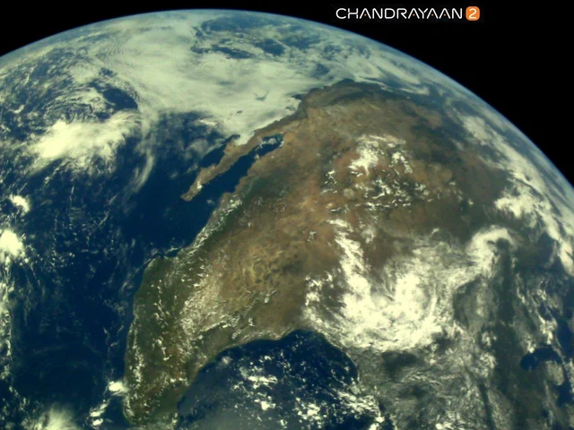 சந்திரயான்-2 எடுத்த புகைப்படங்கள்