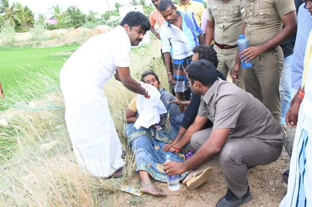 முதலுதவி அளிக்கும் அமைச்சர் விஜயபாஸ்கர்