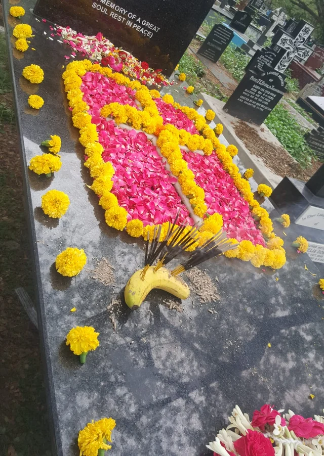 Rekha father's cemetery