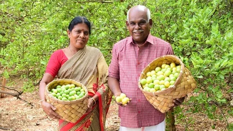 கணவர் சண்முகவேலுவுடன் செந்தாமரை