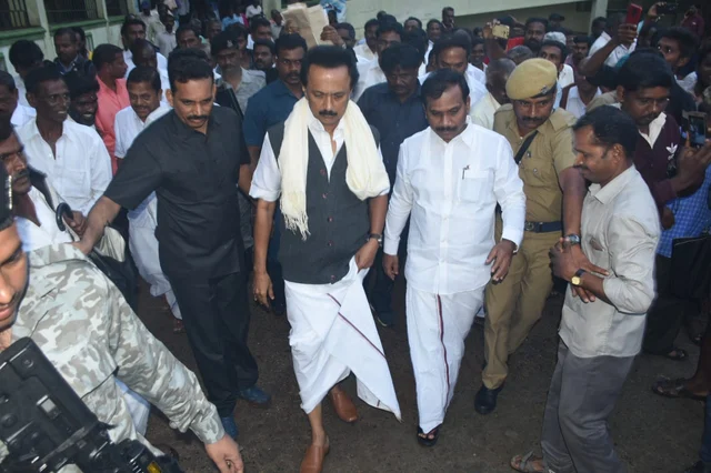 வெள்ளம் பாதித்த பகுதிகளைப் பார்வையிட்ட தி.மு.க தலைவர் ஸ்டாலின்