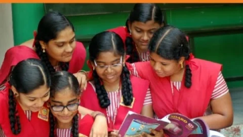 பள்ளி மாணவர்கள்
