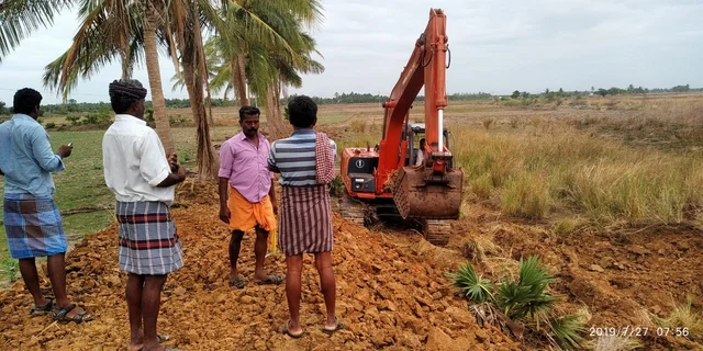 ஏரி தூர்வாரும் பணி