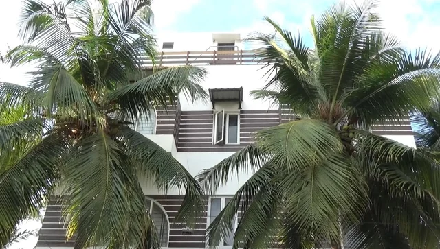 கொள்ளை நடந்த வீடு