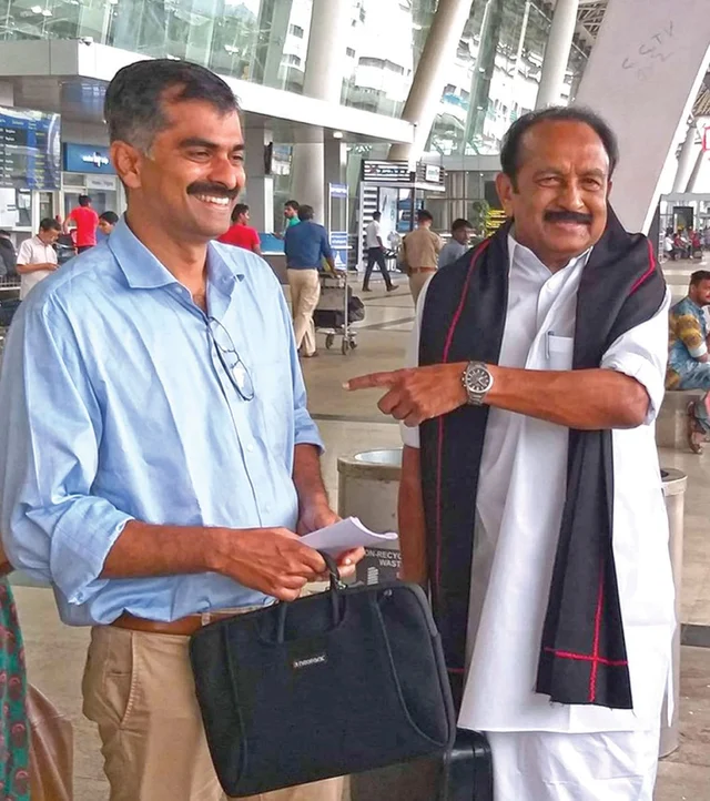 டெல்லியில் ஒருபுறம் இணக்கம், மறுபுறம் பாய்ச்சல்..! - இது வைகோ 2.0