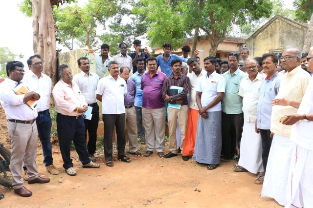 பேச்சு வார்த்தையின் போது
