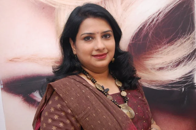Beautician Vasundhra