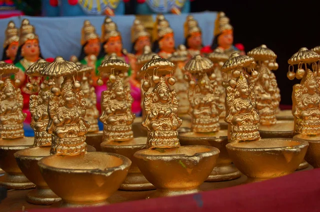தேவி விளக்கு கொலு பொம்மைகள்