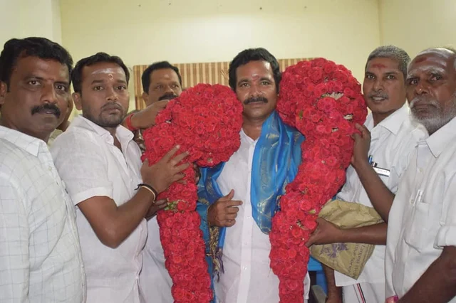 முன்னாள் எம்.பியுடன் `வணக்கம் சோமு'