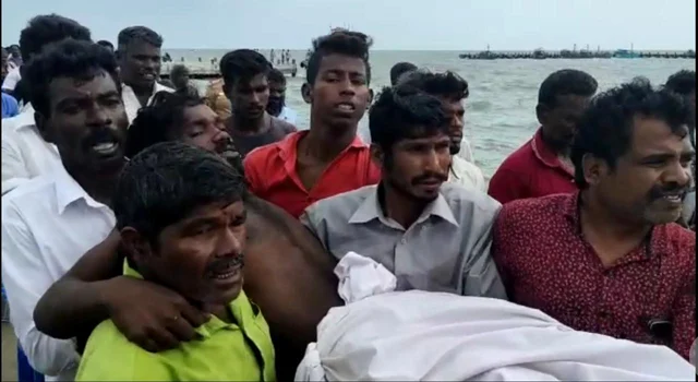 மீட்கப்பட்ட மீனவர்