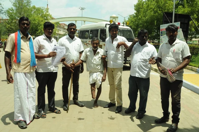 மனு அளிக்க வந்த பெரியவர் சண்முகம்