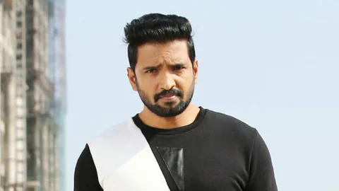 சந்தானம்