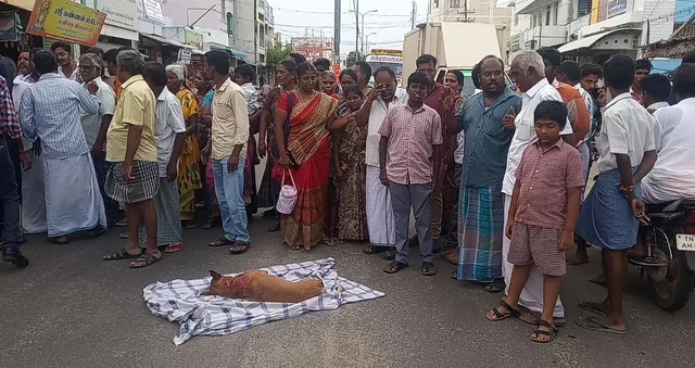 சுட்டுக்கொல்லப்பட்ட ரமேஷை பார்த்து கதறும் மக்கள்