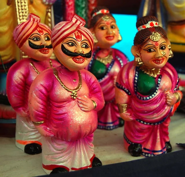 கண்ணை கவரும் கொலு பொம்மைகள்