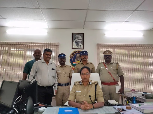 போலீஸாருக்குக் பாராட்டு