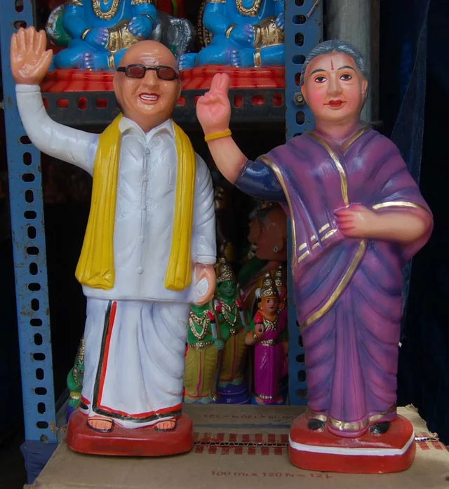 கலைஞர், ஜெயலலிதா கொலு பொம்மைகள்