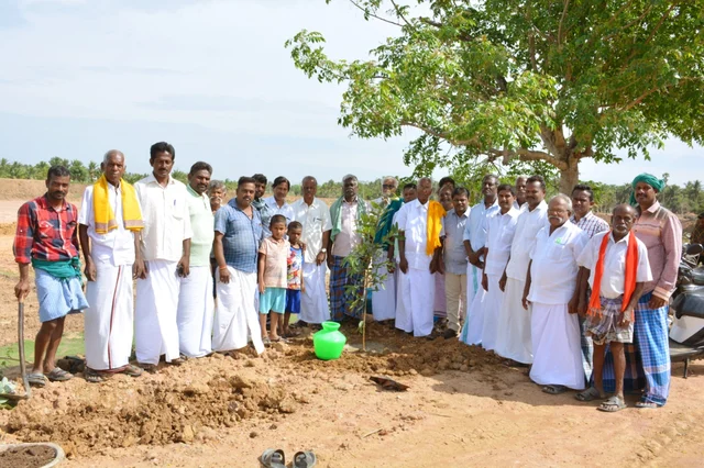 ஆம்பலாப்பட்டு மக்கள்