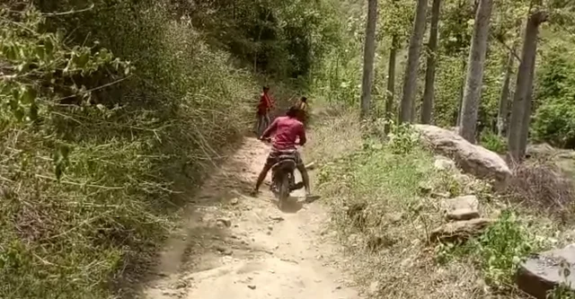 அகமலை செல்லும் மலைப்பாதை