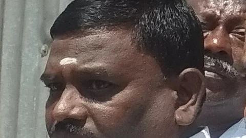 வட்டாட்சியர் முத்துக்குமார்