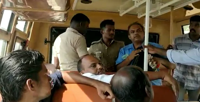 தாக்குதலுக்குள்ளான கண்டக்டர்
