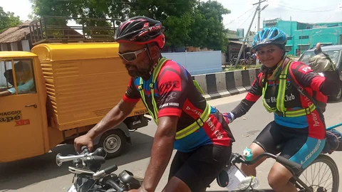 ஆப்ரகாம், லோரா