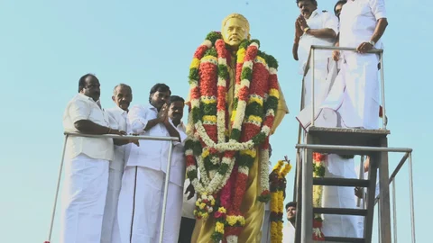 ராமஜெயம் சிலைக்கு மரியாதை