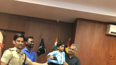 commissioner viswanathan with janarthanan, tushar hari