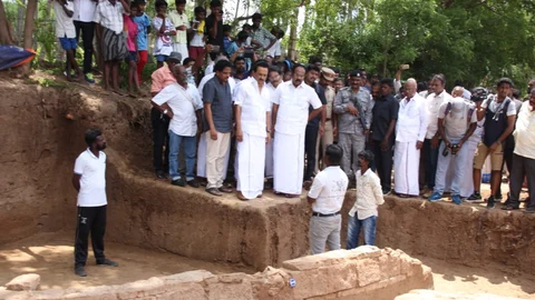 கீழடியில் ஸ்டாலின்