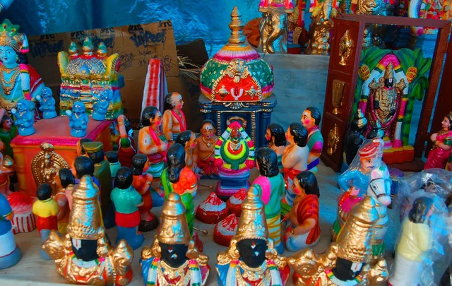 கண்ணை கவரும் கொலு பொம்மைகள்