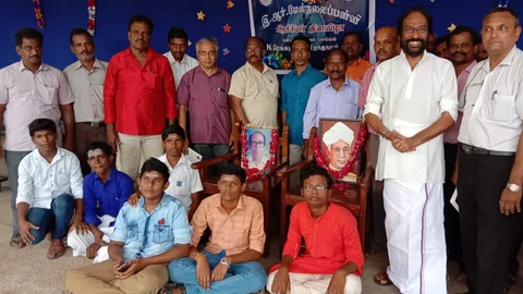 ஆசியர்களுடன் திருச்சி சிவா