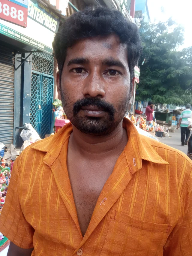 Madhan - Golu Dolls Salesman