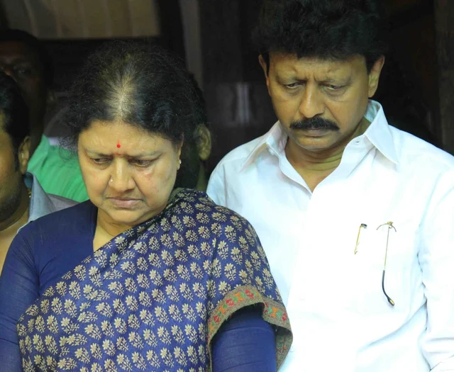 sasikala - Divakaran