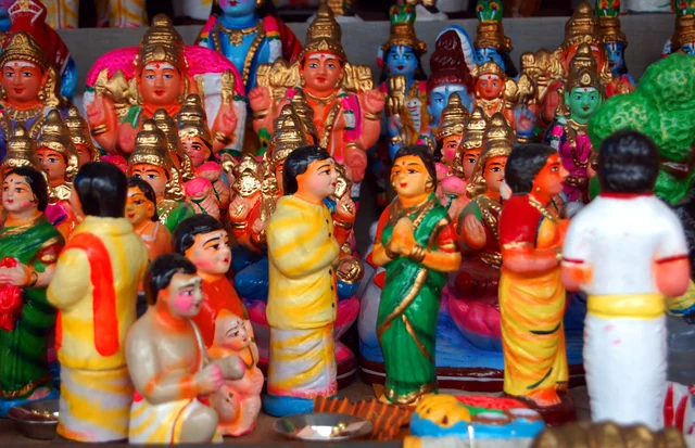 வண்ணமயமான கொலு பொம்மைகள்