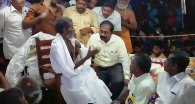 இருளப்பசாமியுடன் சிவகங்கை கலெக்டர்