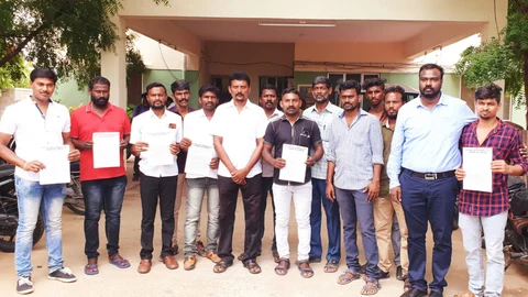 மனு அளிக்க வந்த ஸ்டெர்லைட் எதிர்ப்பாளர்கள்