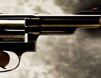 `காலில் விழுந்து கெஞ்சினார்; காதுகொடுத்து கேட்கல!'- மகன் கண்முன்னே தந்தையை அடித்துக்கொன்ற போலீஸ்