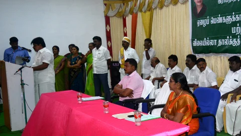 விழாவில் பேசிய மணிகண்டன்